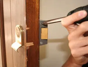 Locksmith Store Hartford, CT 860-973-2431 - change-locks-service